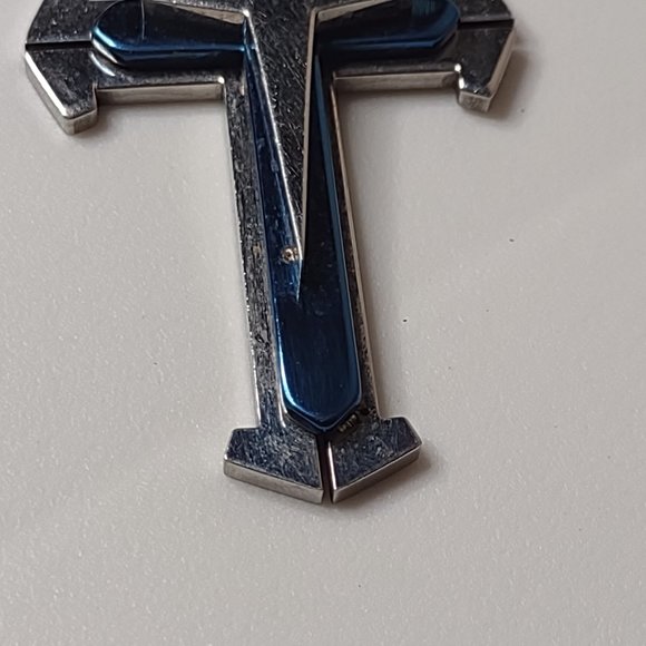 18.5 Inch Cross Pendant Necklace - Picture 5 of 13